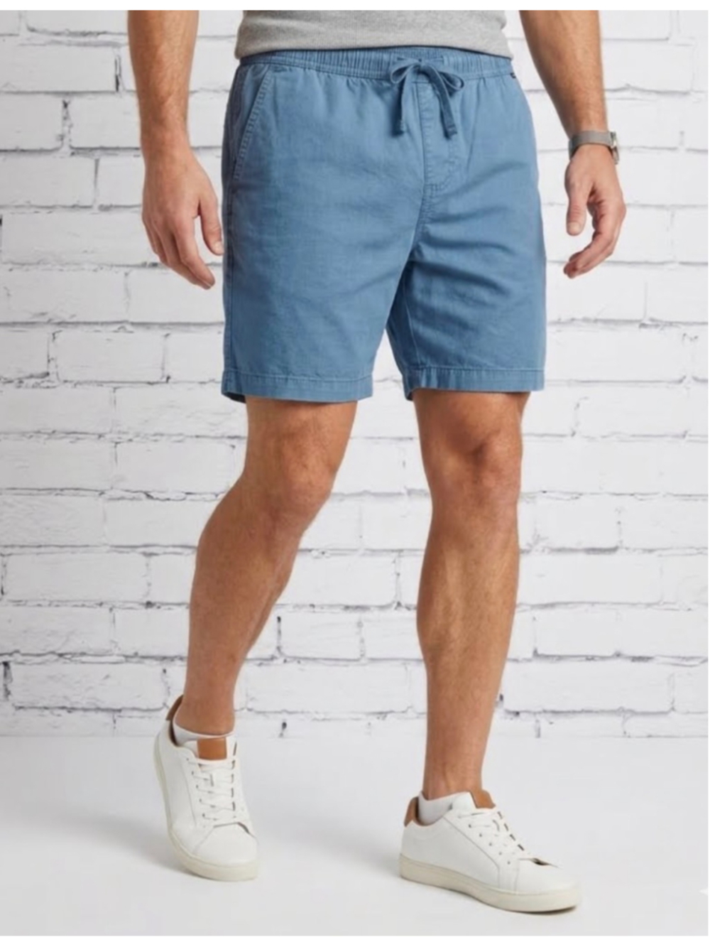 Men’s Quiksilver Shorts size Medium Taxer Volley Shorts Blue Drawstring 6in NWT